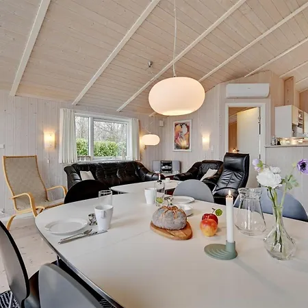 Sitka - 250m From The Sea By Interhome *