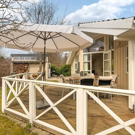 Sitka - 250m From The Sea By Interhome